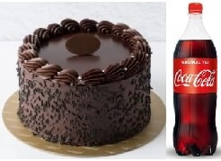 Günlük Taze Çikolatalı Pasta ve 1 Litre Coca Cola Menüsü